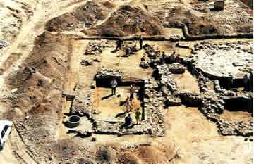 Dig of the Khan's palace. 