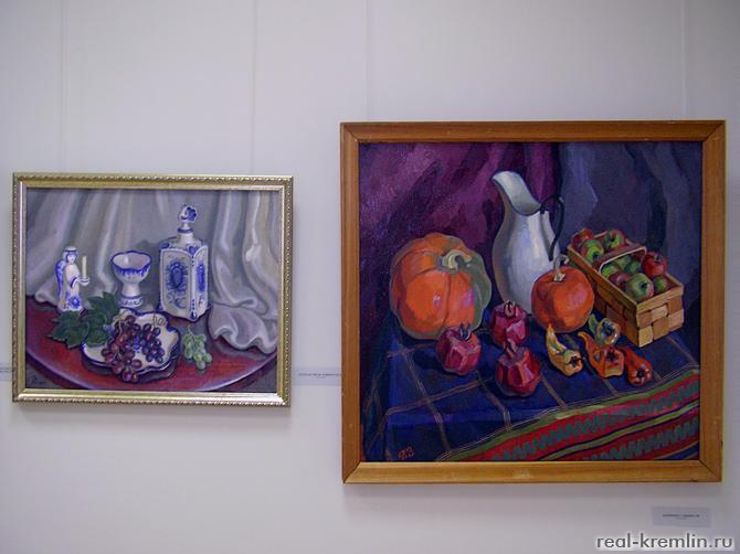 Голубая гжель и виноград. 2007/ натюрморт