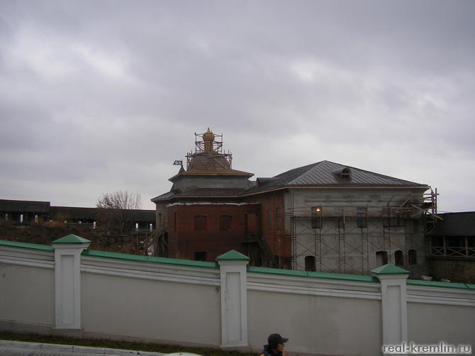 Реставрируемое здание Спасо-Преображенского монастыря