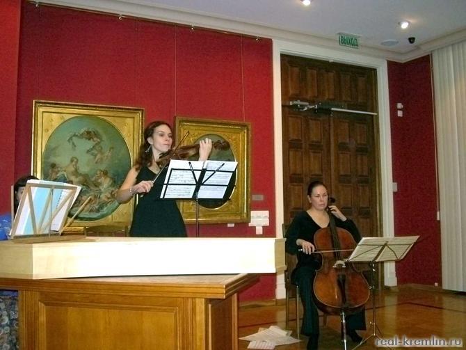 Алсу Камалеева (скрипка),Зульфия Асадуллина (виолончель)