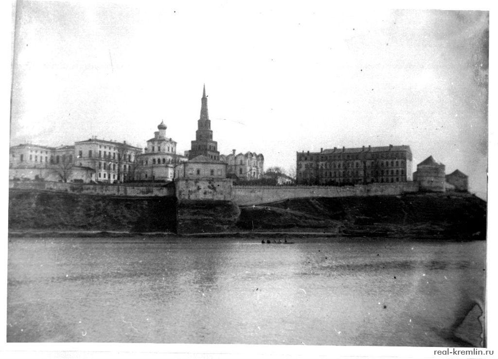 Казань. Вид Кремля со стороны р.Казанки