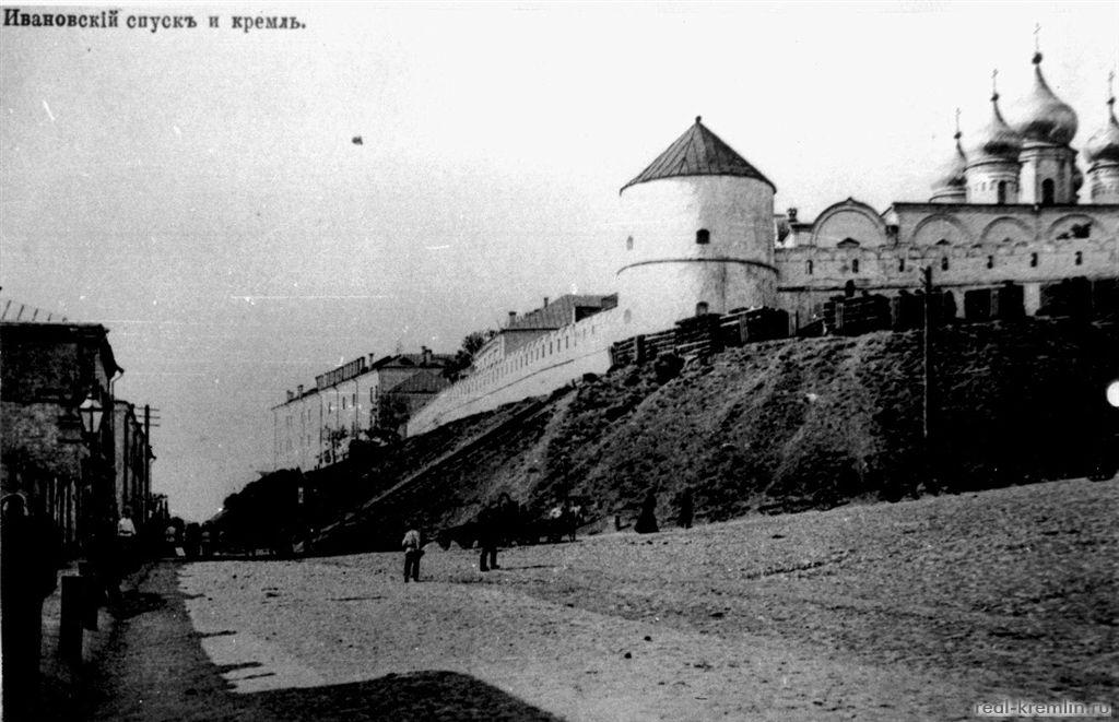 Юго-западная башня и Спасо-Преображенский монастырь