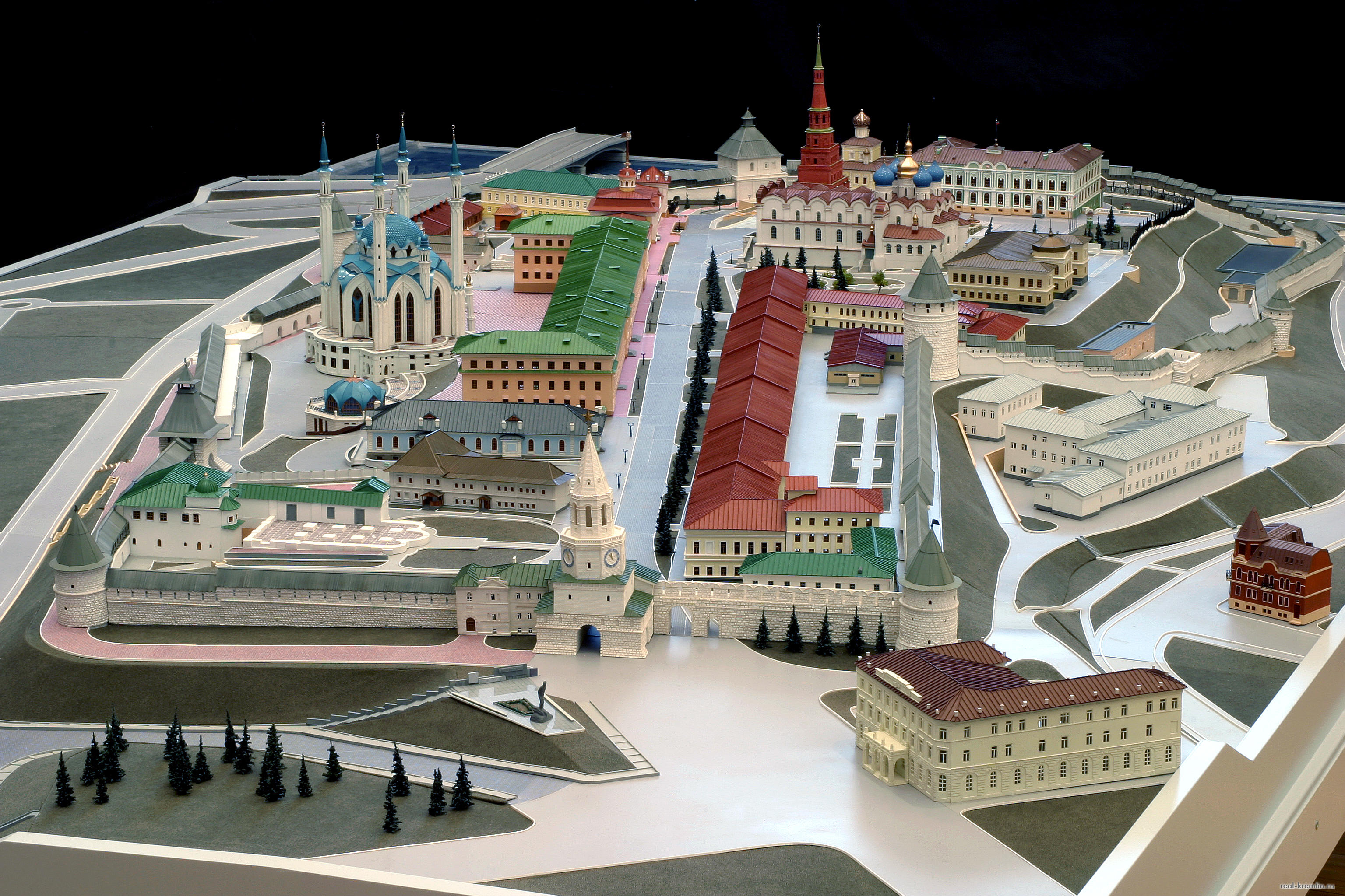 Здания на территории кремля в москве названия и фото