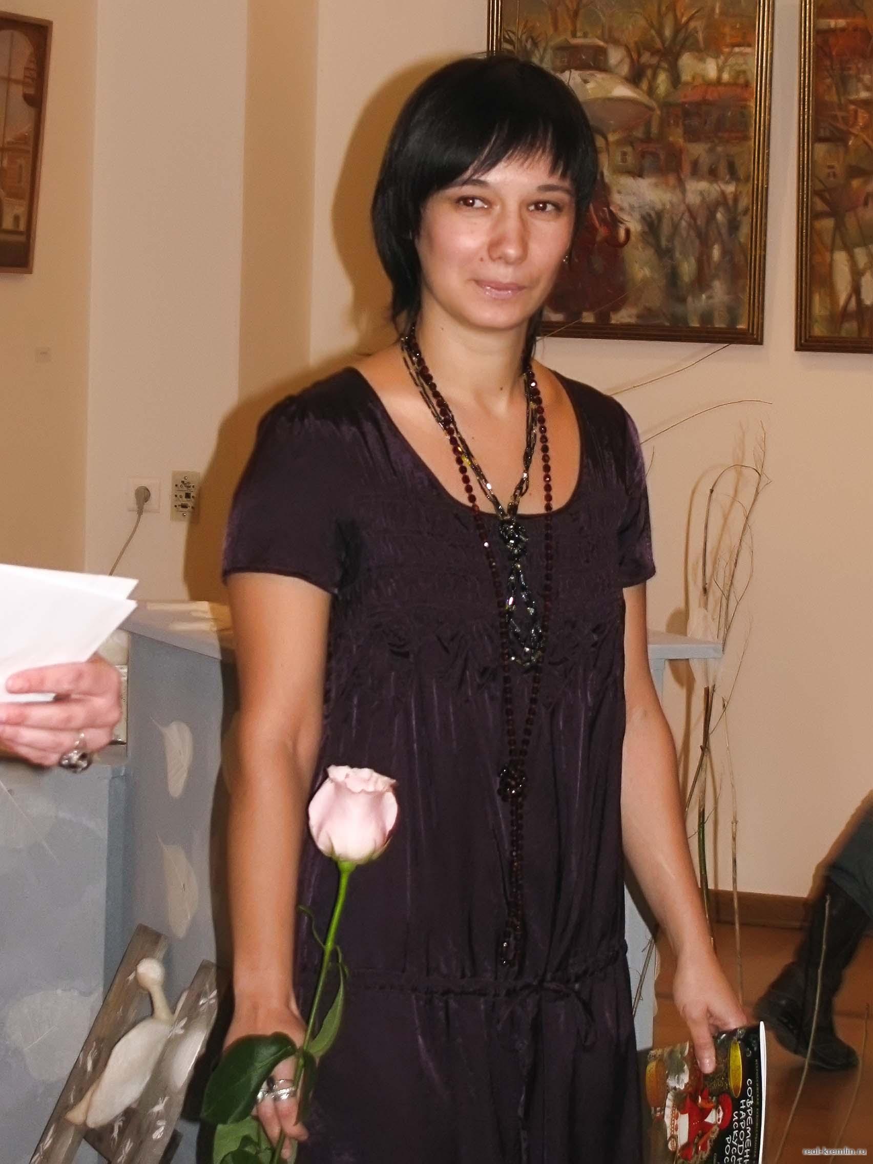 Елена Ермолина с розой