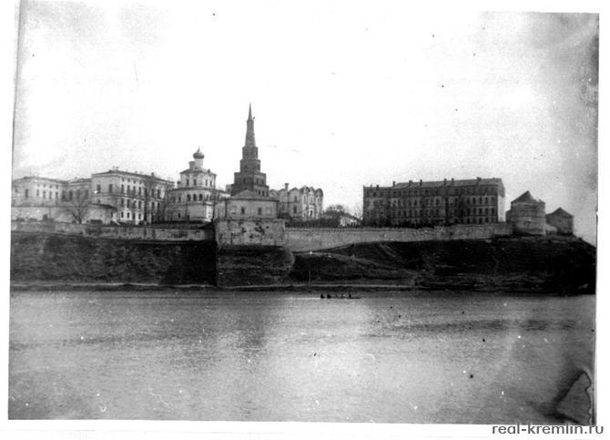Казань. Вид Кремля со стороны р.Казанки