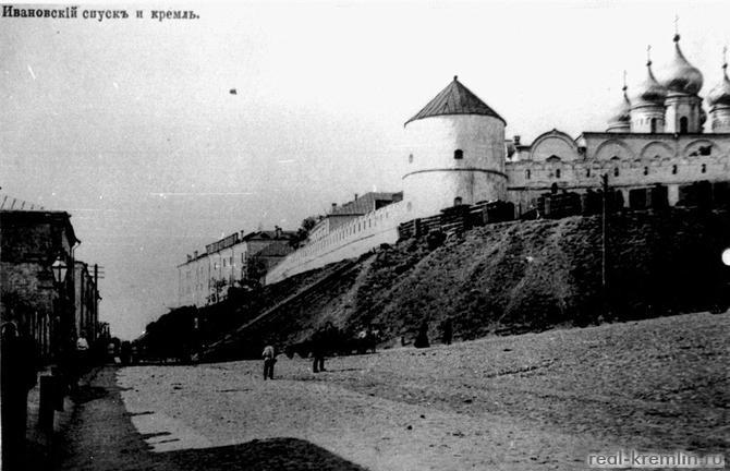 Юго-западная башня и Спасо-Преображенский монастырь
